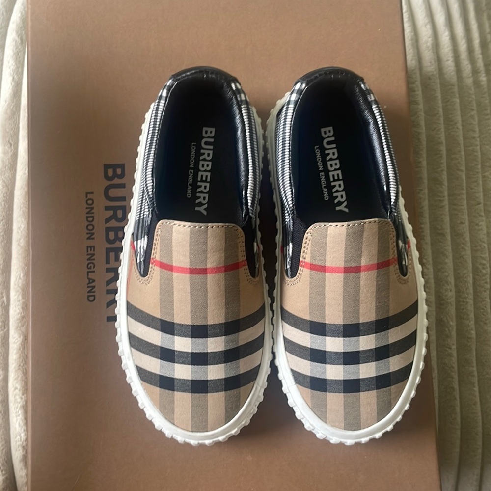Burberry slip-on